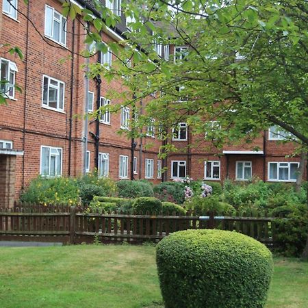 Wonderful Apartment In Wembley London Bagian luar foto