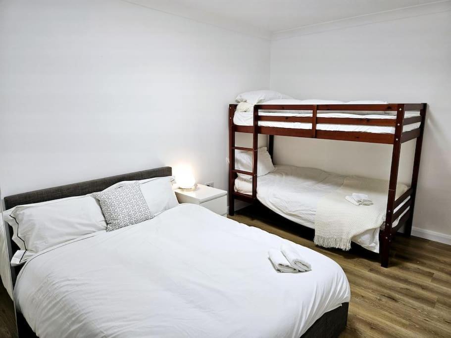 Wonderful Apartment In Wembley London Bagian luar foto