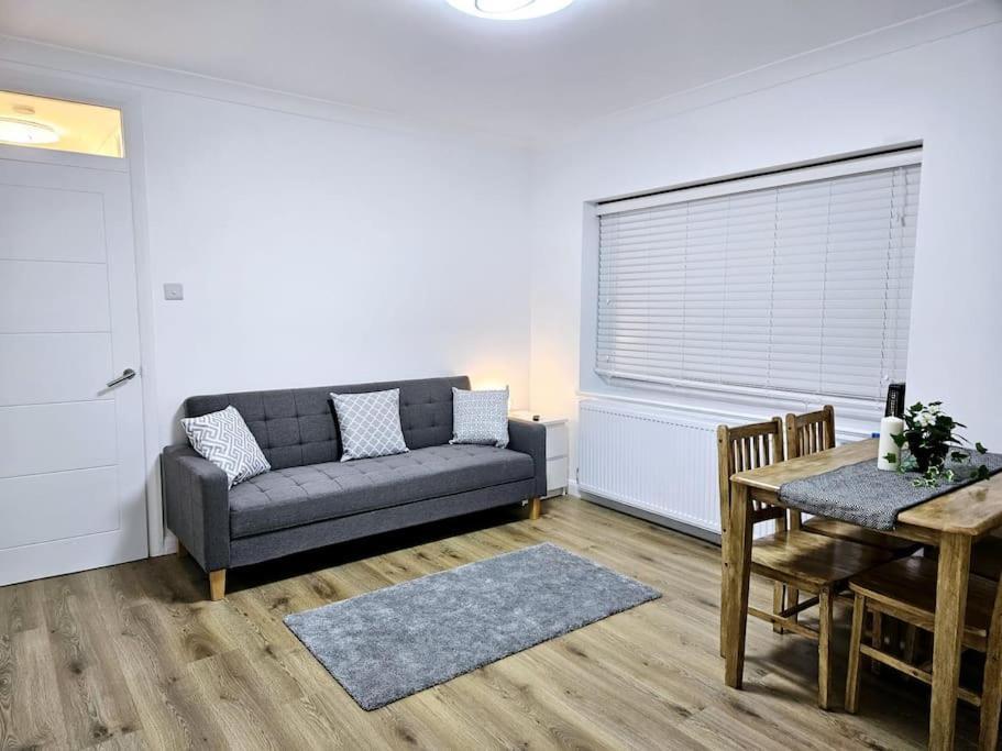 Wonderful Apartment In Wembley London Bagian luar foto