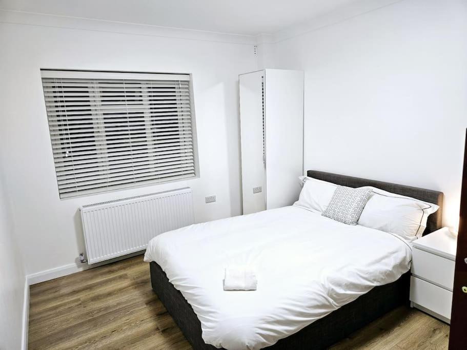 Wonderful Apartment In Wembley London Bagian luar foto