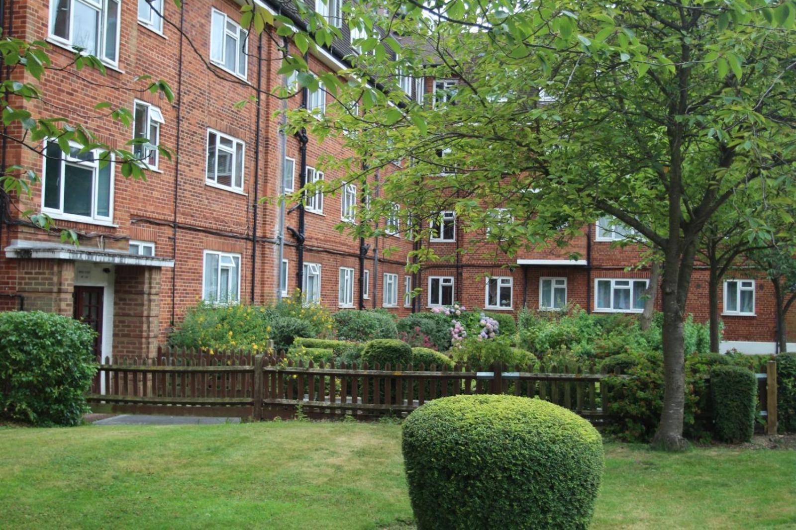 Wonderful Apartment In Wembley London Bagian luar foto
